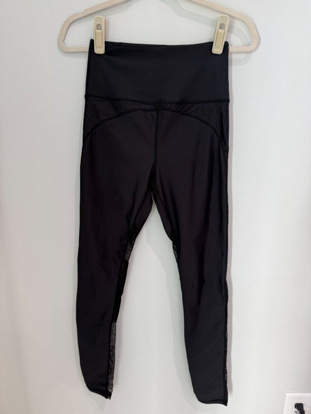 Amari Active Black Contouring Leggings Size Small, Ankle Length 27" Inseam
